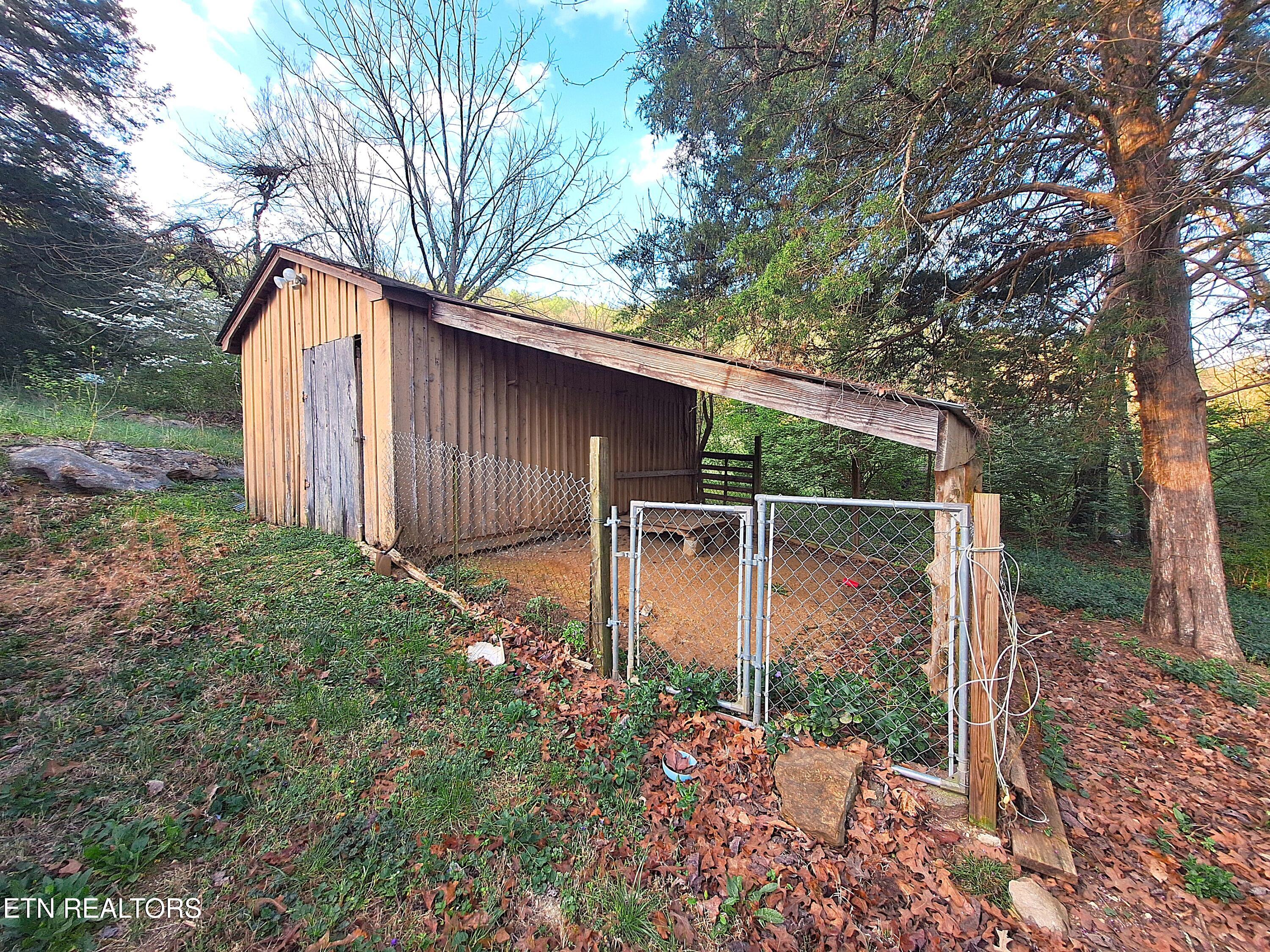 2381 Classic Way Powell, TN 37849 - Photo 24 of 32 Chicken Coop