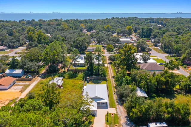 a view of a tennis court