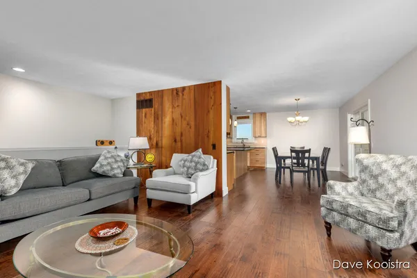 $799,900 | 3905 Sunset View, Wayland, MI 49348