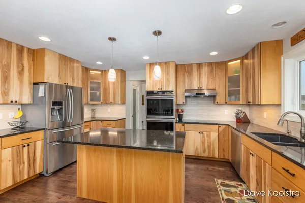 $799,900 | 3905 Sunset View, Wayland, MI 49348