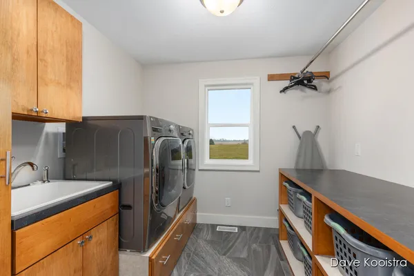 $799,900 | 3905 Sunset View, Wayland, MI 49348