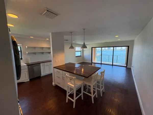 $2,500 | 360 Wilma Circle, Unit 5, Riviera Beach, FL 33404