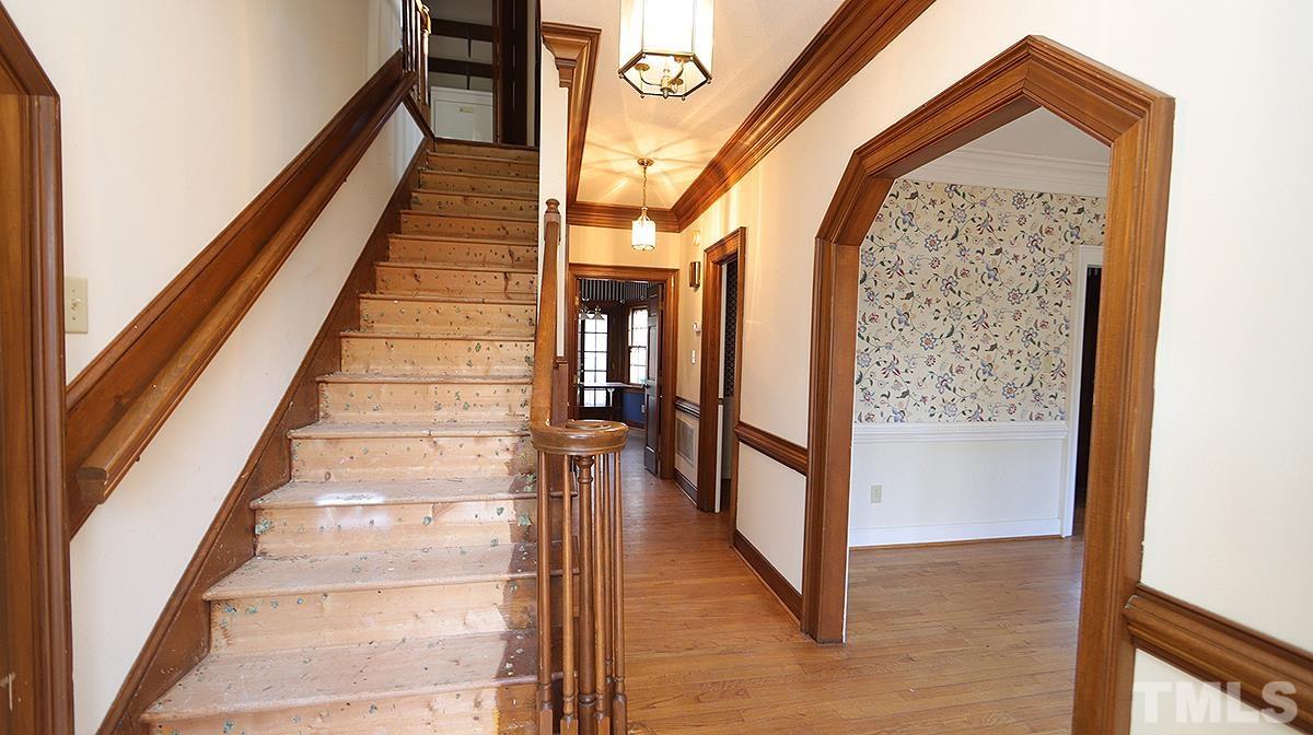 8124 Calais Court Raleigh, NC 27613 - Photo 4 of 29 a view of an entryway