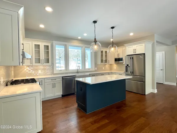 $589,000 | 2 Jennifer Lane, Ballston Spa, NY 12020