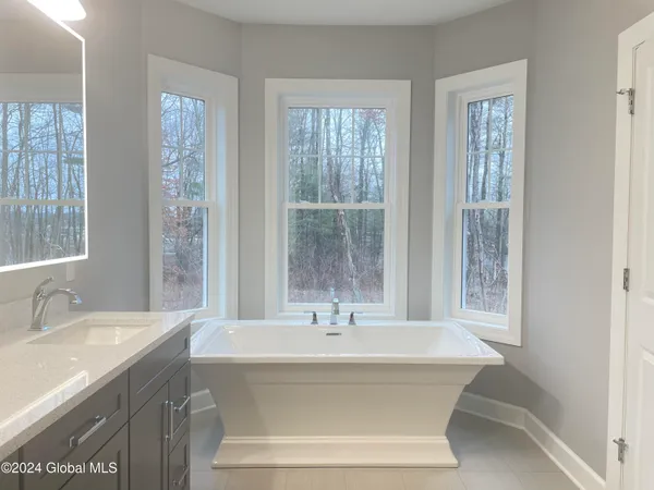 $589,000 | 2 Jennifer Lane, Ballston Spa, NY 12020