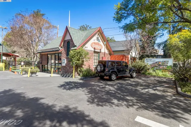 $899,888 | 774 South 12th Street, San Jose, CA 95112