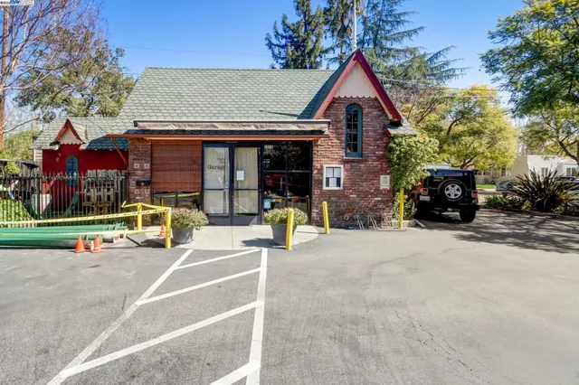 $899,888 | 774 South 12th Street, San Jose, CA 95112