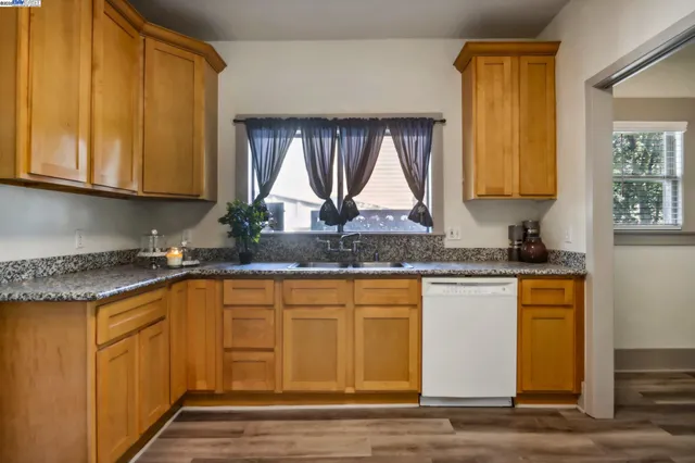 $899,888 | 774 South 12th Street, San Jose, CA 95112