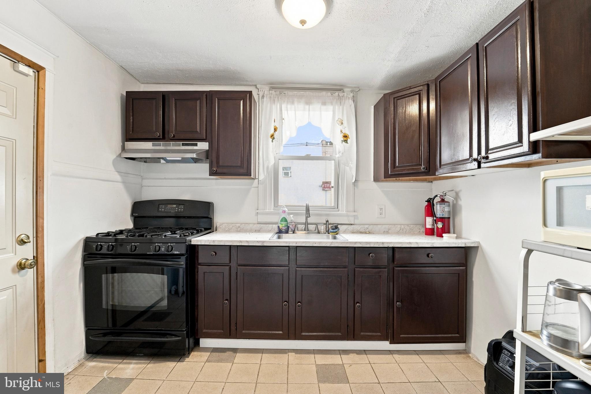 7102 Stockley Road Upper Darby, PA 19082 - Photo 7 of 15 Gallery Image 7