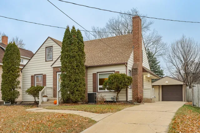 $310,000 | 822 7th Avenue Southeast, Rochester, MN 55904