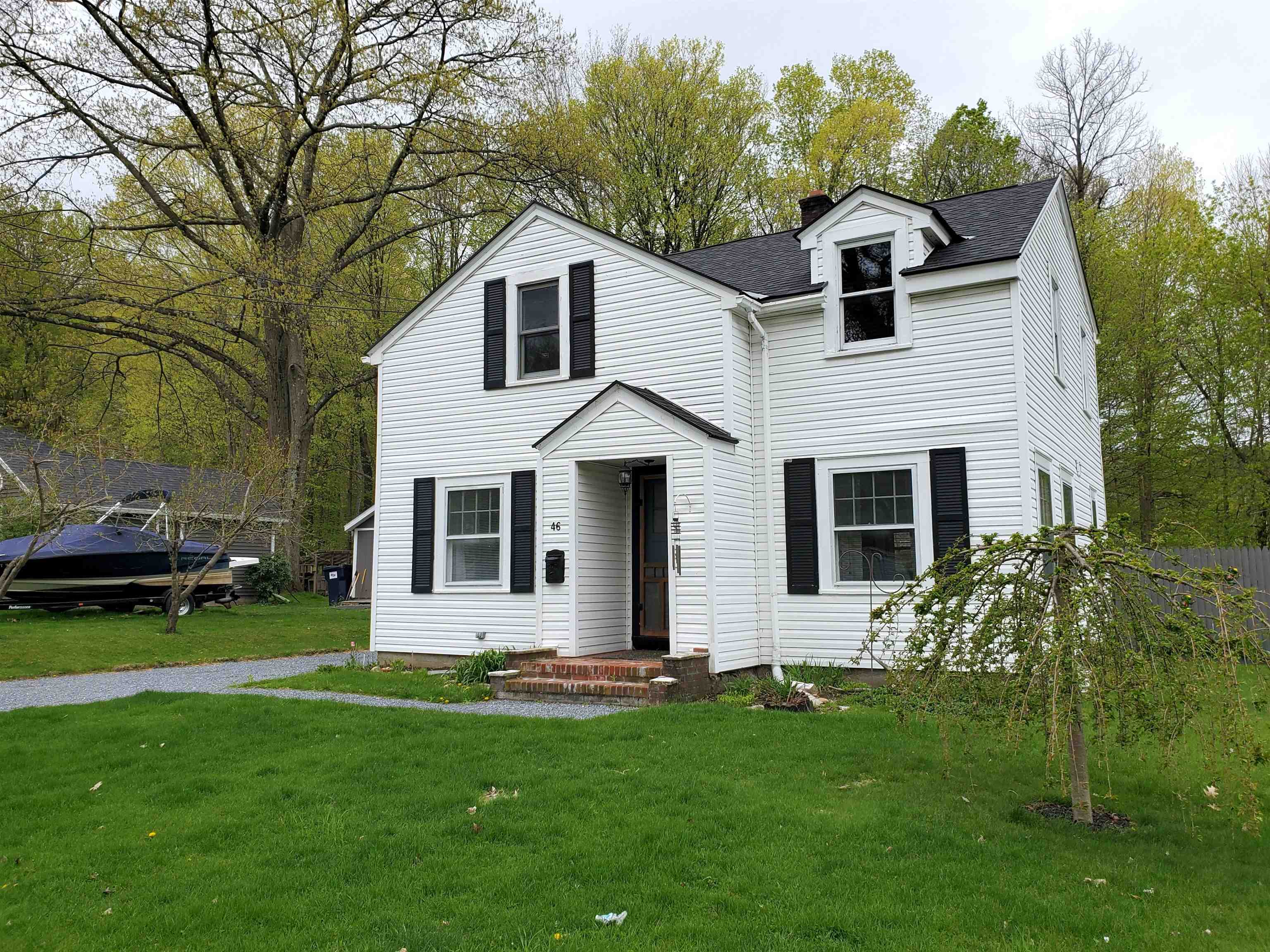 46 Pageant Street Bennington, VT 05201 - Photo 2 of 38