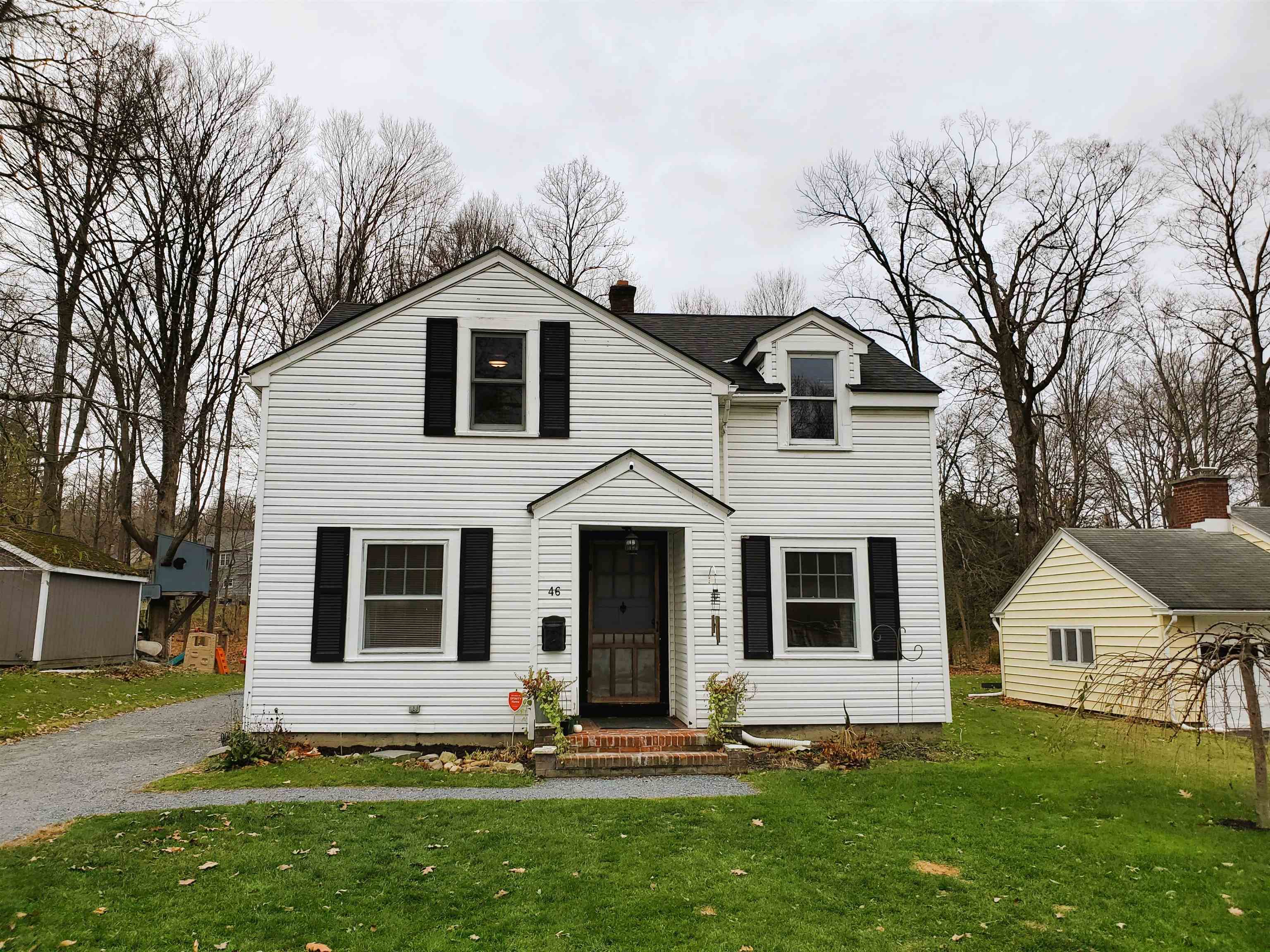 46 Pageant Street Bennington, VT 05201 - Photo 4 of 38