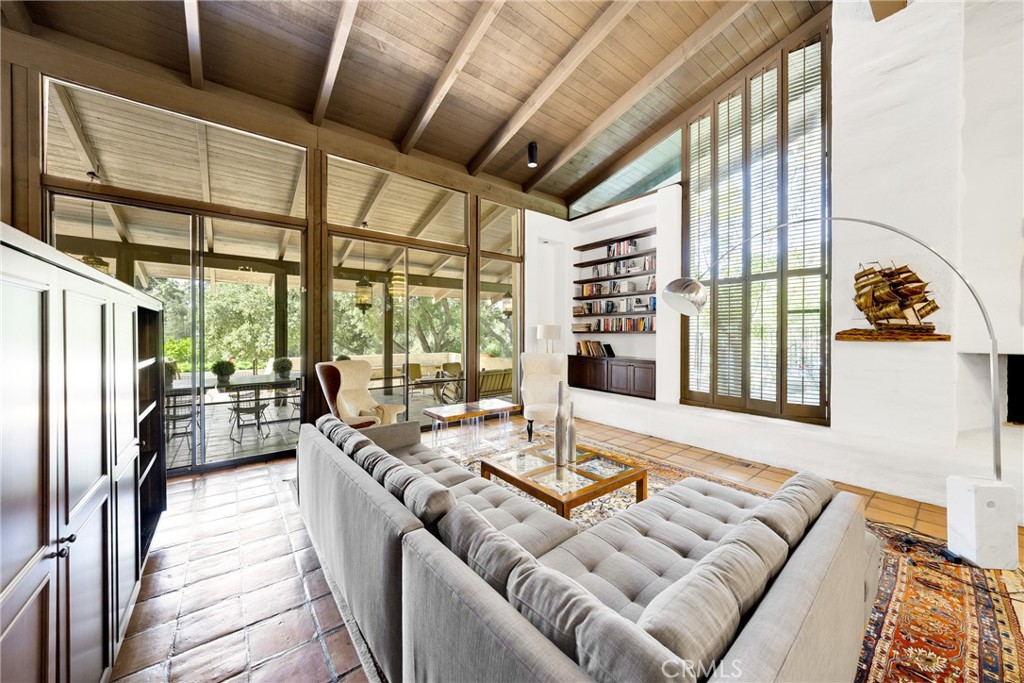 2300 Villa Heights Road Pasadena, CA 91107 - Photo 12 of 60