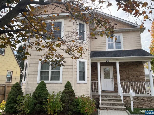 $3,150 | 292 Hemlock Terrace South, Unit 2, Teaneck, NJ 07666