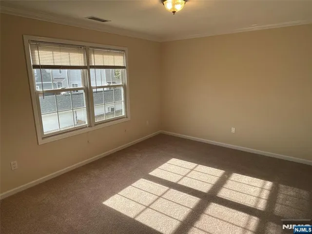 $3,150 | 292 Hemlock Terrace South, Unit 2, Teaneck, NJ 07666