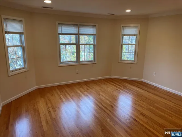 $3,150 | 292 Hemlock Terrace South, Unit 2, Teaneck, NJ 07666