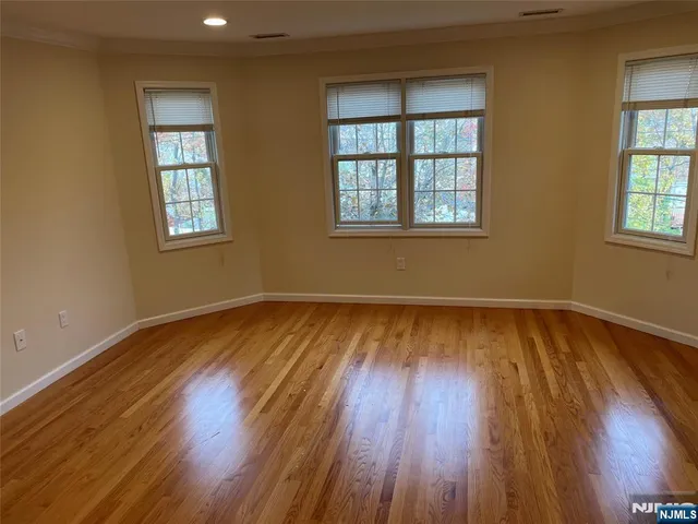 $3,150 | 292 Hemlock Terrace South, Unit 2, Teaneck, NJ 07666