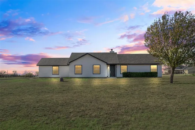 $449,900 | 396 Bobcat Road, Sanger, TX 76266