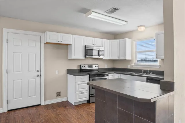 $449,900 | 396 Bobcat Road, Sanger, TX 76266