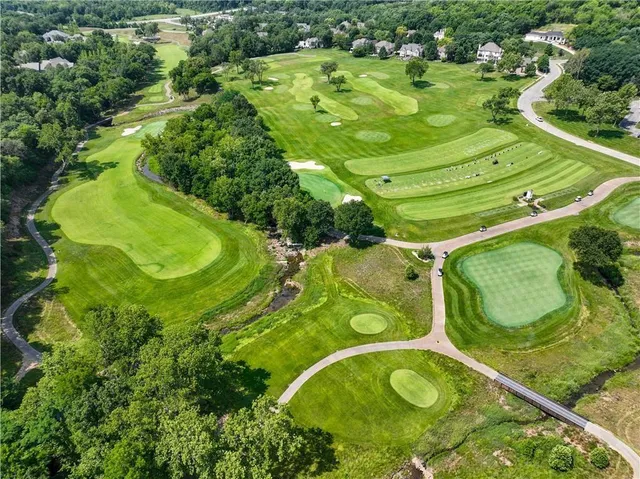 $130,000 | 6540 Ridge Road, Parkville, MO 64152