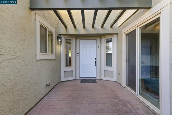 $2,800 | 102 Luna Grande Circle, Unit 5, Sacramento, CA 95834