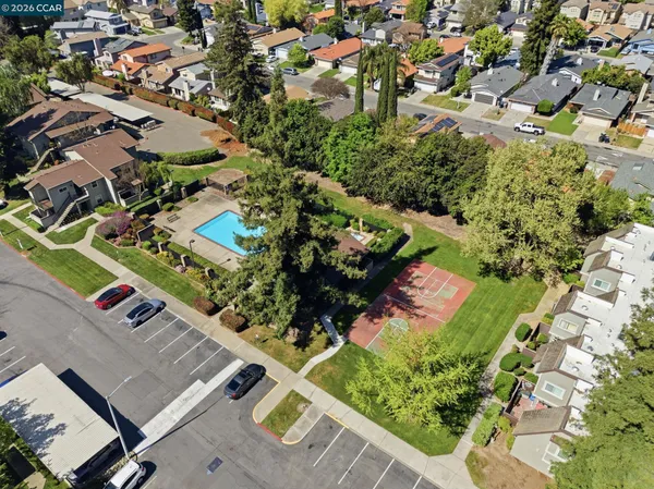 $2,800 | 102 Luna Grande Circle, Unit 5, Sacramento, CA 95834