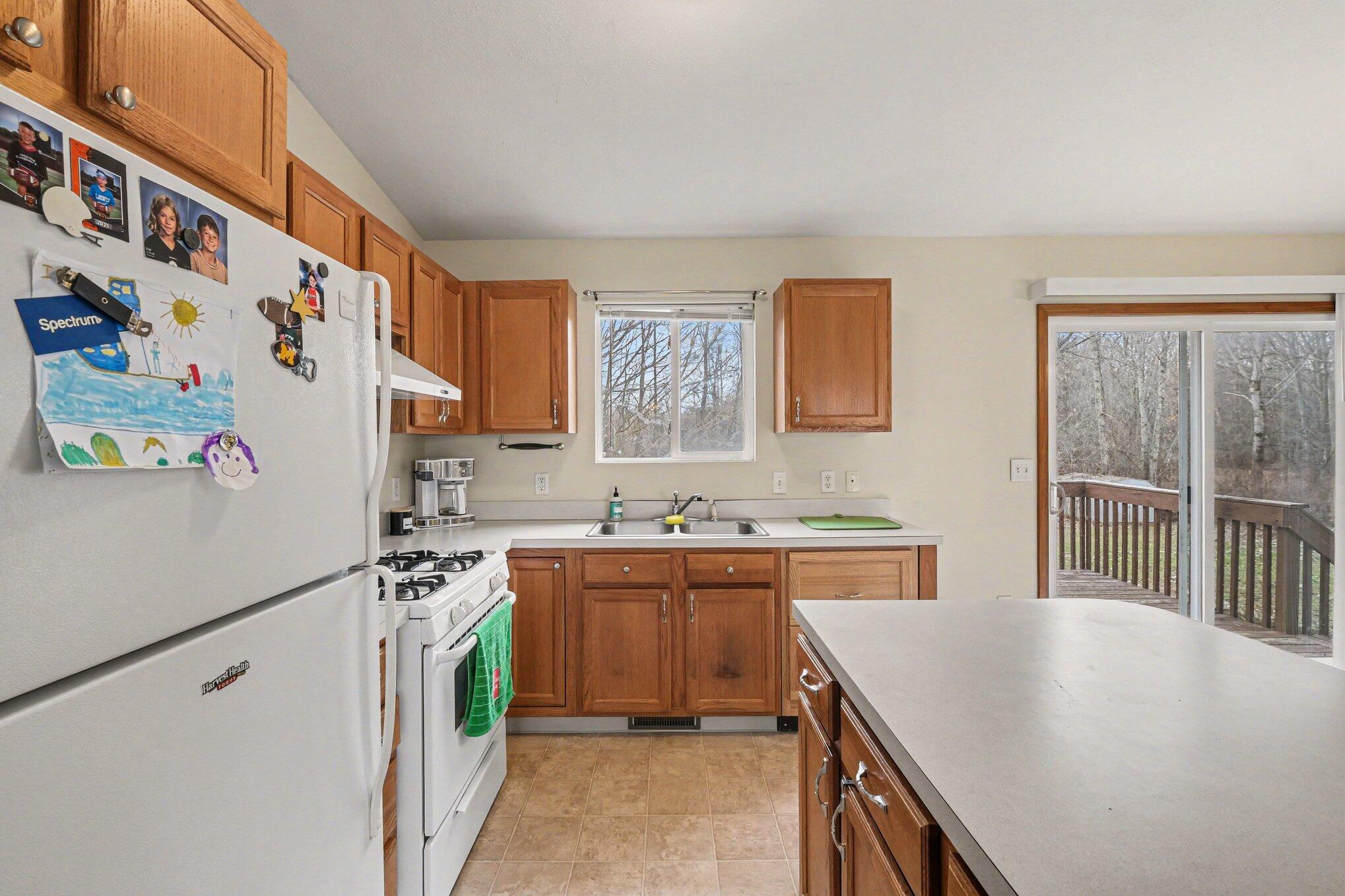 7460 15 Mile Road Northeast Cedar Springs, MI 49319 - Photo 11 of 34 011_file_2329