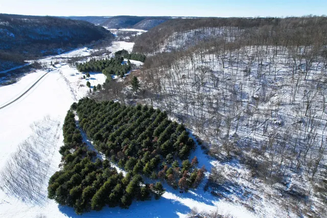 $1,317,900 | 190.81-acres Deere Path Lane, Richland Center, WI 53581
