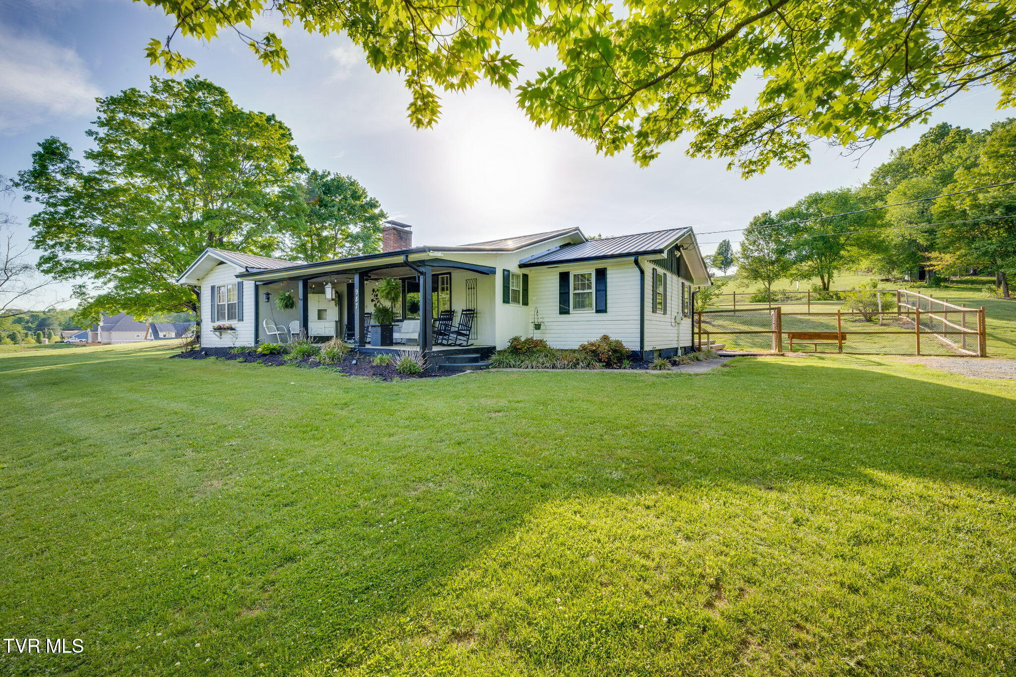 987 Hairetown Road Jonesborough, TN 37659 - Photo 4 of 35 003