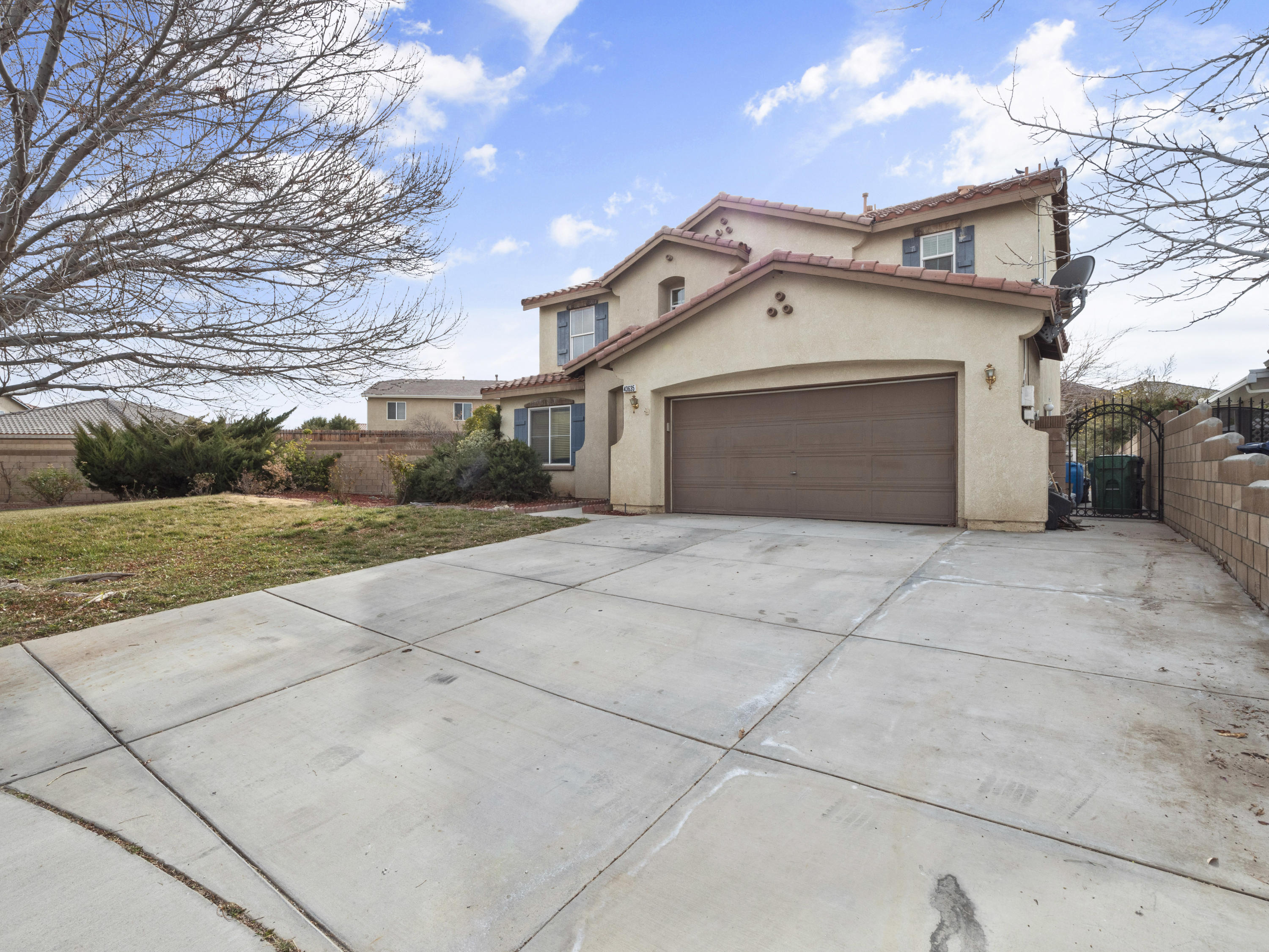 43635 Dana Drive Lancaster, CA 93535 - Photo 20 of 20 a view of a garage
