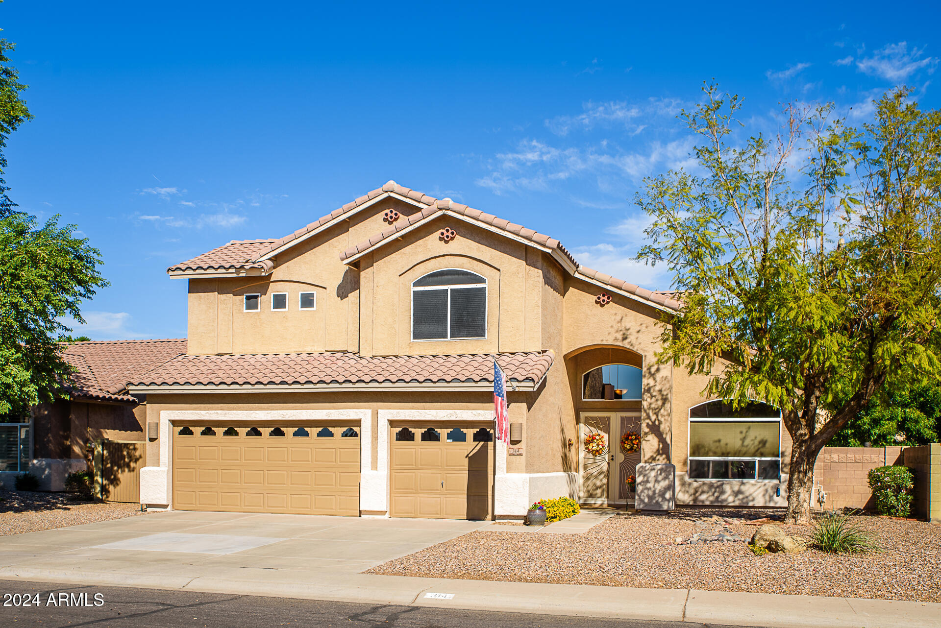 314 West Patrick Street Gilbert, AZ 85233 - Photo 4 of 63 314 W Patrick St-2426-HDR-Edit