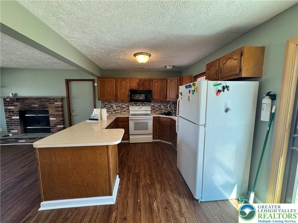 217 Bindale Road Tamiment, PA 18371 - Photo 4 of 21
