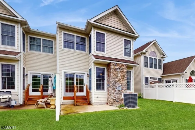 $3,400 | 104 Briar Court, Hamburg, NJ 07419