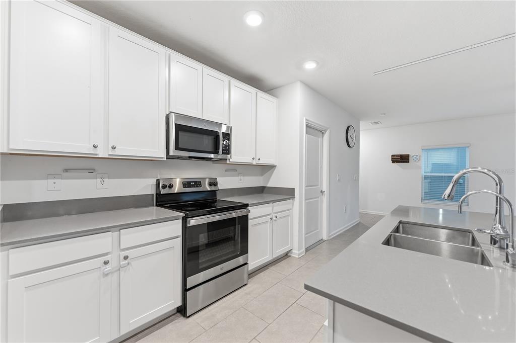 1126 James Paul Road Davenport, FL 33837 - Photo 11 of 32