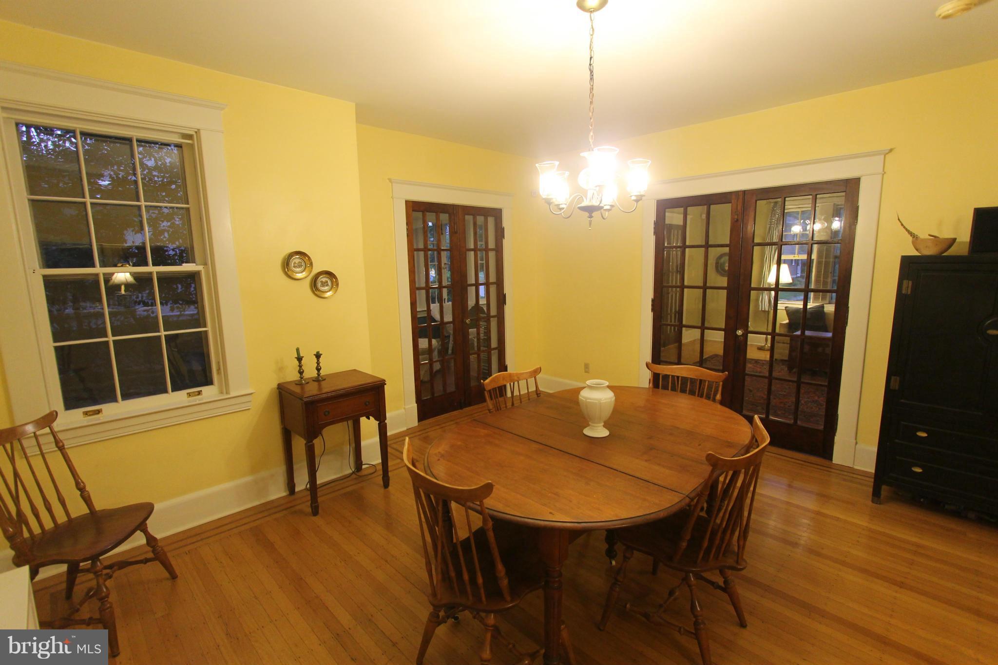 707 Winans Way Baltimore, MD 21229 - Photo 9 of 29 Dining Room