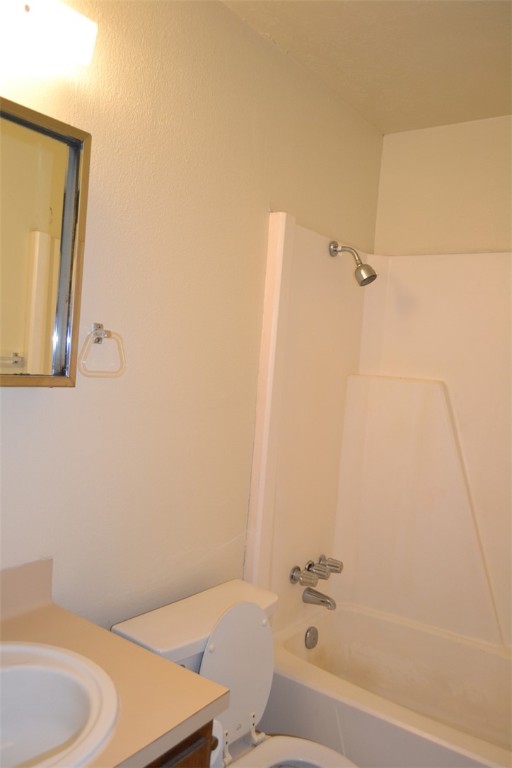 1116 Dexter Drive South College Station, TX 77840 - Photo 4 of 11 a bathroom with a sink and a bathtub