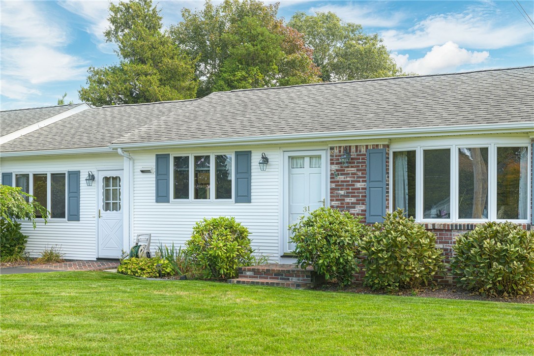 31 Avice Street Narragansett, RI 02882 - Photo 2 of 39