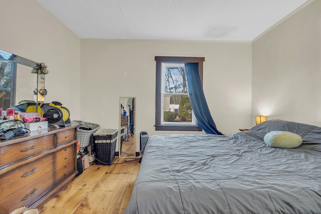 27-29 Catacunemaug Road Shirley, MA 01464 - Photo 11 of 35 Gallery Image 11