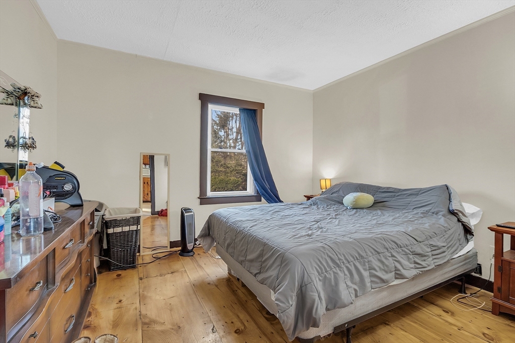 27-29 Catacunemaug Road Shirley, MA 01464 - Photo 12 of 35 Gallery Image 12