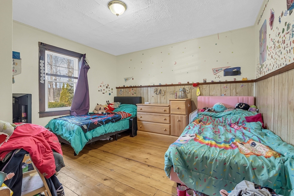 27-29 Catacunemaug Road Shirley, MA 01464 - Photo 13 of 35 Gallery Image 13