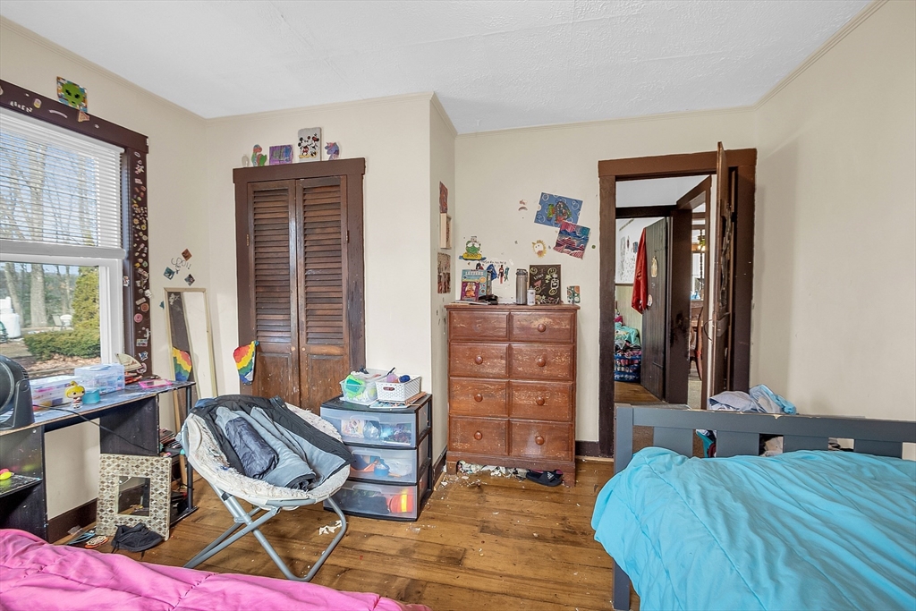 27-29 Catacunemaug Road Shirley, MA 01464 - Photo 14 of 35 Gallery Image 14
