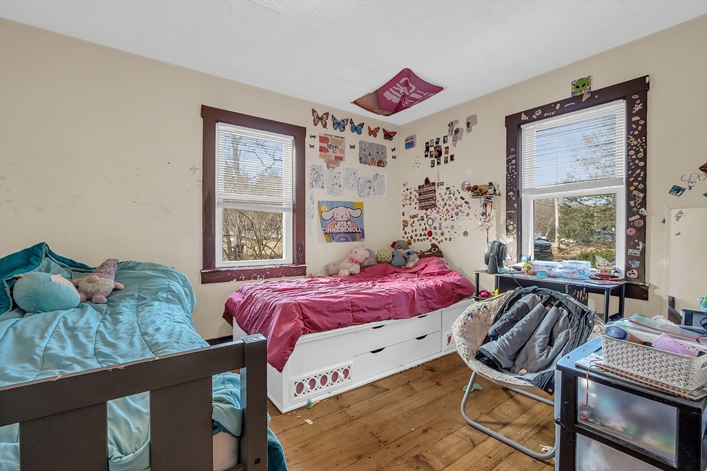 27-29 Catacunemaug Road Shirley, MA 01464 - Photo 15 of 35 Gallery Image 15