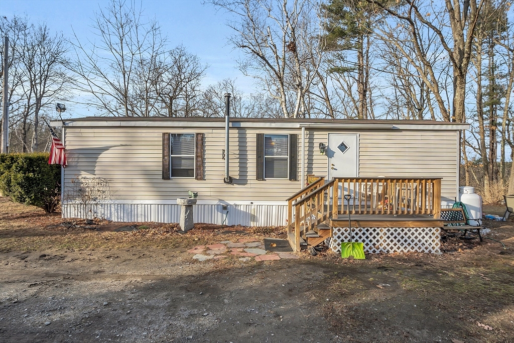 27-29 Catacunemaug Road Shirley, MA 01464 - Photo 23 of 35 Gallery Image 23
