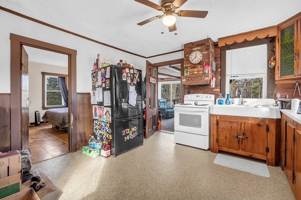 27-29 Catacunemaug Road Shirley, MA 01464 - Photo 4 of 35 Gallery Image 4