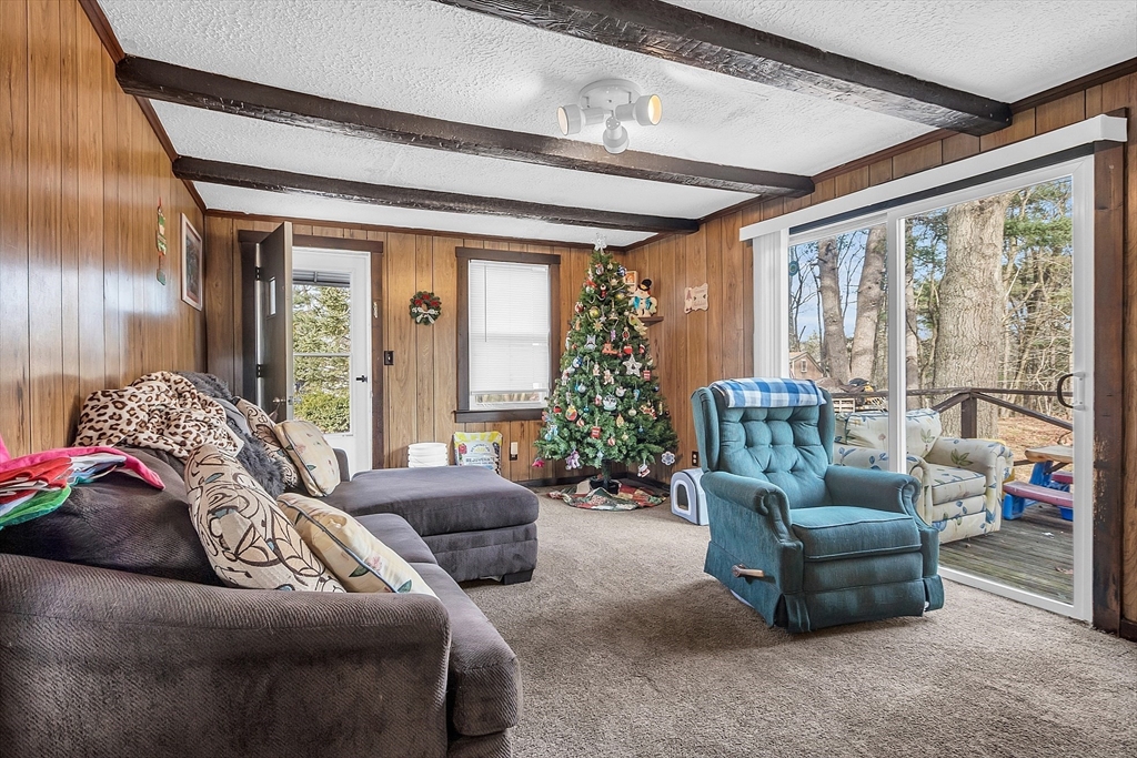 27-29 Catacunemaug Road Shirley, MA 01464 - Photo 9 of 35 Gallery Image 9