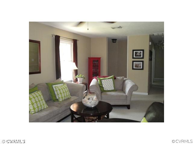 1908 Graves Road Sandston, VA 23150 - Photo 4 of 12 Living Room