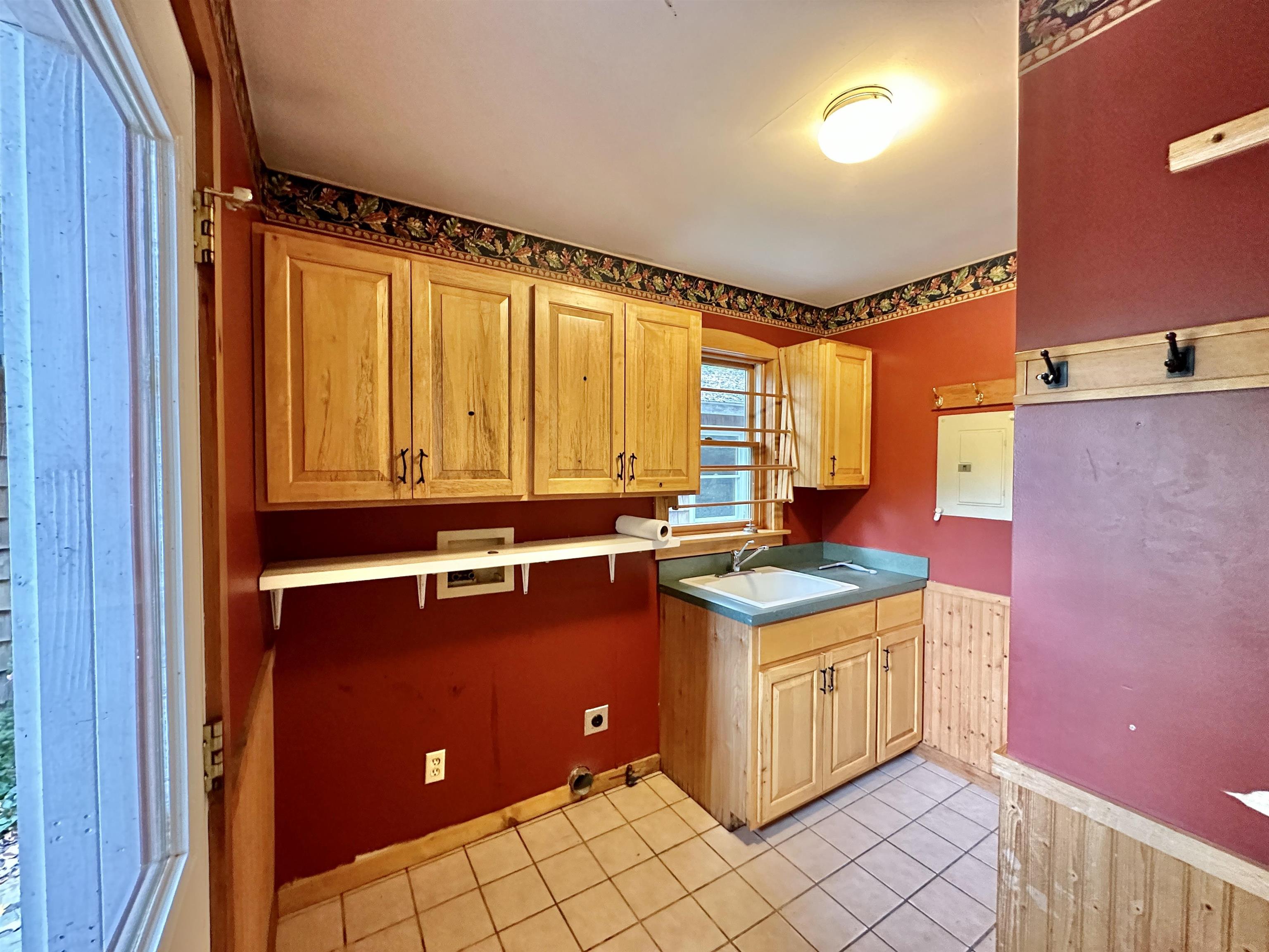 3150 South Maple Valley Road Suttons Bay, MI 49682 - Photo 8 of 54 1916451-7.JPG