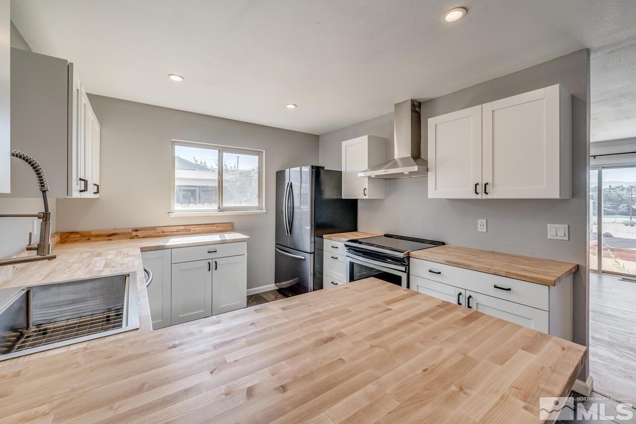 3369 Heights Reno, NV 89503 - Photo 14 of 29 Photo 14
