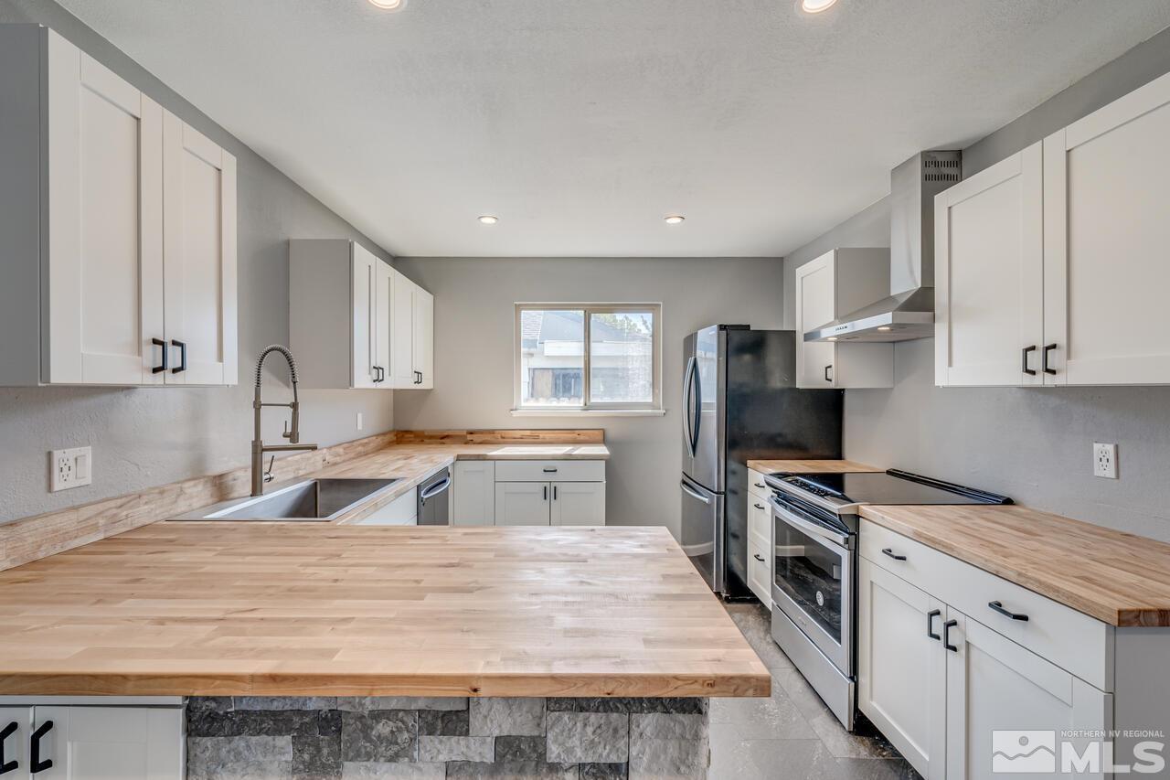 3369 Heights Reno, NV 89503 - Photo 15 of 29 Photo 15
