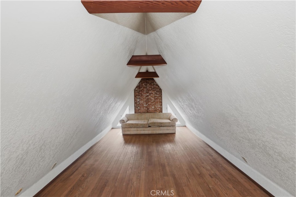 4579 University Riverside, CA 92501 - Photo 30 of 44 upstairs